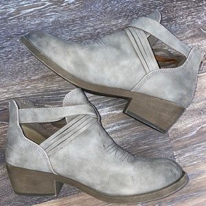 Women’s Booties - 10